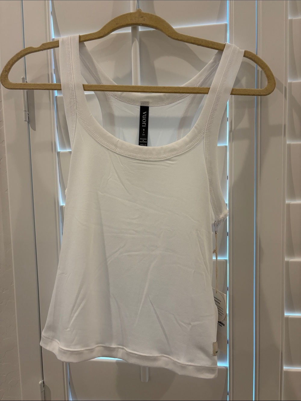 Vuori White Racer Back Scoop Tank - Women's